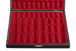 Charger l&#39;image dans la galerie, Zoom sur Intérieur du coffret de rangement pour échiquier en bois noir avec des compartiments en velours rouge.
