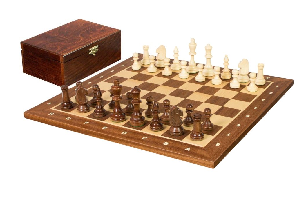 Ensemble de jeu d’échecs en bois avec échiquier lettré et chiffré, pièces Staunton en bois massif clair et foncé, et coffret de rangement assorti. Échiquier en bois d’acajou avec notation pour joueurs débutants et confirmés.