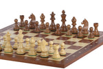 Charger l&#39;image dans la galerie, échiquier en bois d&#39;acajou lettré chiffré avec pièces d&#39;échecs en bois
