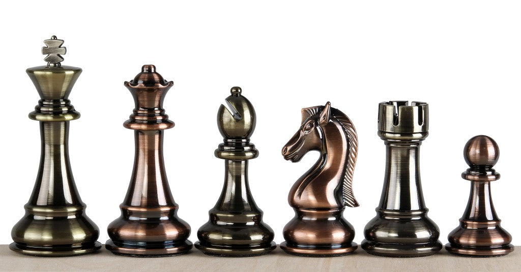 Pièces d'échecs en cuivre originales de luxe