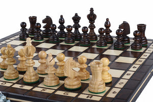 Zoom sur un Jeu d'Échecs et Jeu de Dames en Bois - Grand Ensemble 2 en 1