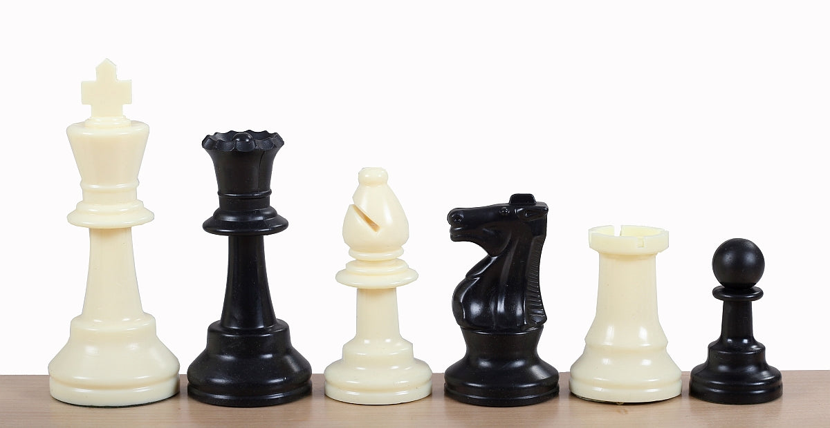 pièces d'échecs noir et blanc Staunton classique en plastique