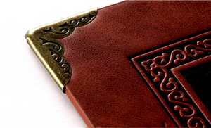 Échiquier en Cuir Enroulable Design avec bordure en métal de couleur rouge